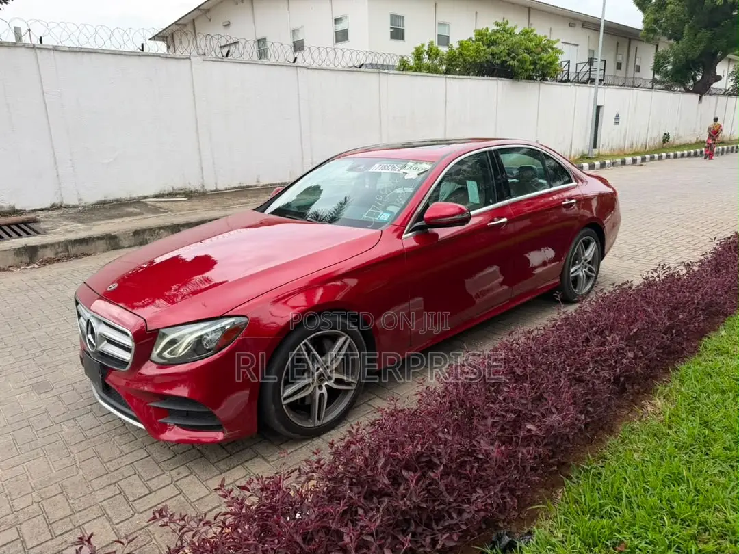 Mercedes-Benz E300 2018 Red