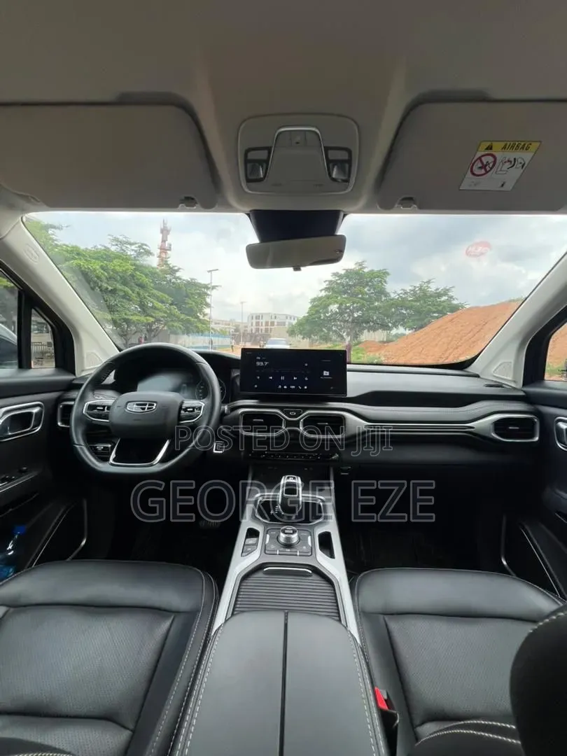 Geely Okavango 1.5 Hybrid FWD 2022 Black