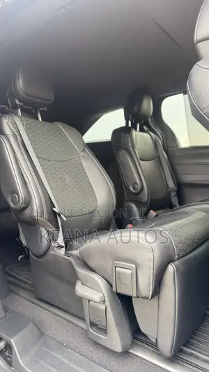 Toyota Sienna XLE FWD 8-Passenger 2023 Silver