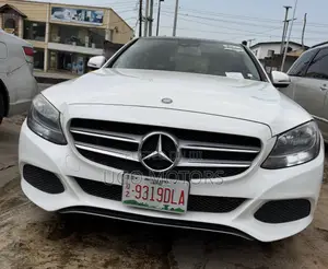 Mercedes-Benz C300 Base 4Matic Sedan AWD (2.0L 4cyl 7A) 2016 White