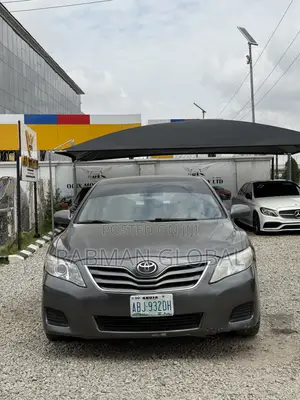 Toyota Camry LE 4dr Sedan (2.5L 4cyl 6AM) 2010 Gray