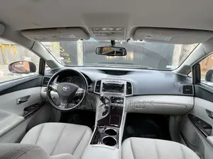 Toyota Venza AWD 2010 White