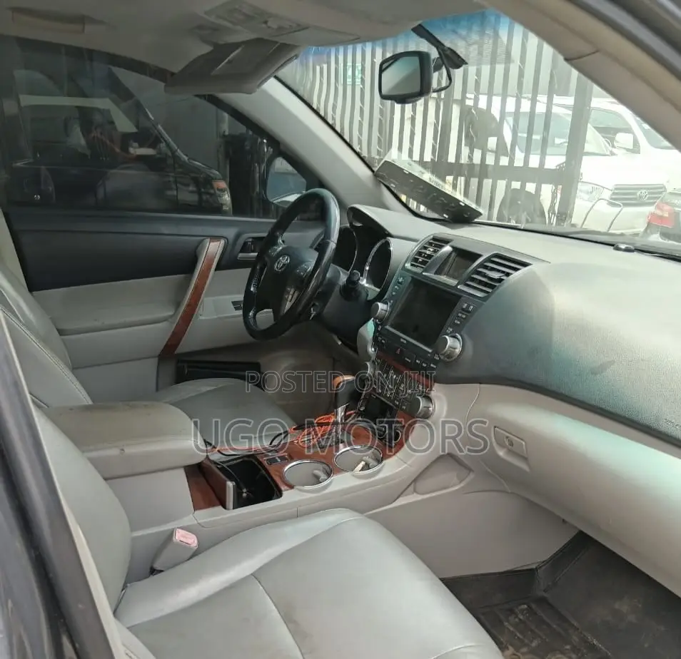 Toyota Highlander Limited 2010 Gray
