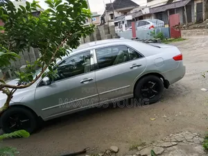 Honda Accord 2005 Silver