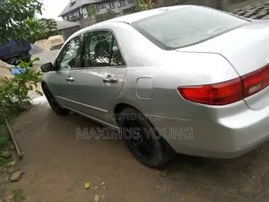Honda Accord 2005 Silver