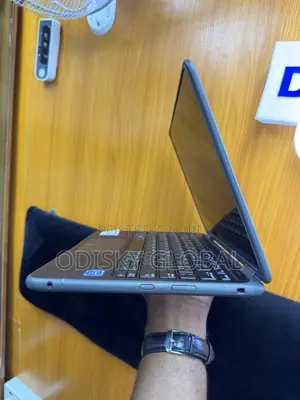 Laptop Dell Latitude 3190 2-in-1 4GB Intel Pentium SSD 128GB