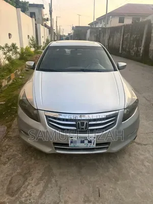 Honda Accord 2011 Silver