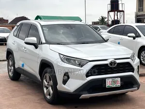 Toyota RAV4 2023 White