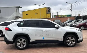 Toyota RAV4 2023 White
