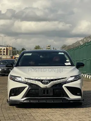 Toyota Camry XSE V6 2021 White