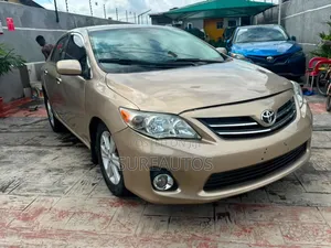 Toyota Corolla LE 4dr Sedan (1.8L 4cyl 4A) 2013 Gold