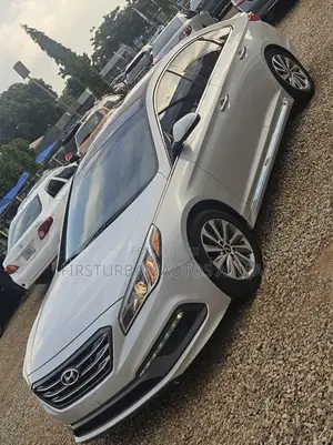 Hyundai Sonata Sport 2.0T Sedan FWD (2.0L 4cyl 6A) 2017 Silver