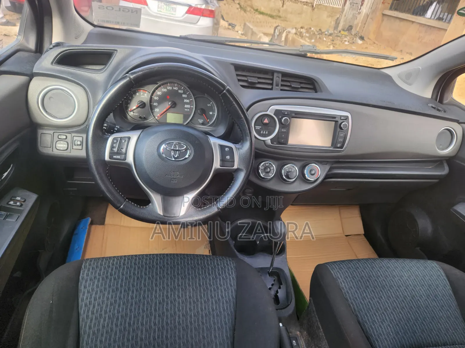 Toyota Yaris 2013 Silver