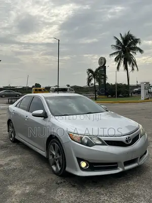 Toyota Camry 2012 Silver