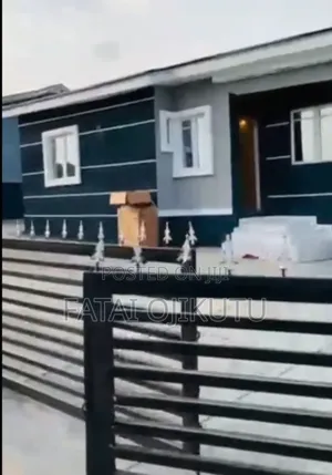 12bdrm Block of Flats in Transformer Estate, Idishin for sale