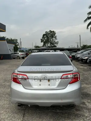 Toyota Camry 2012 Silver