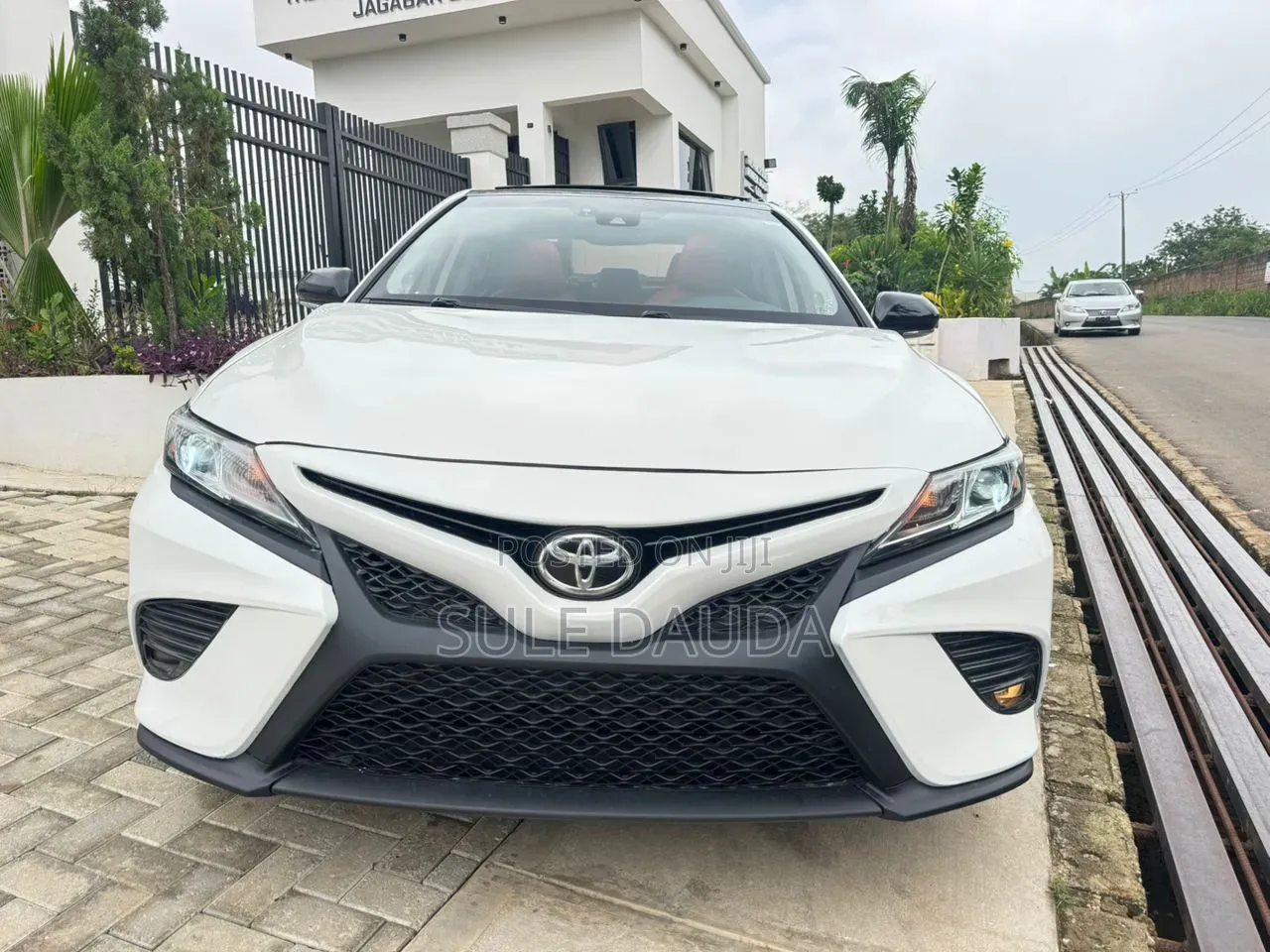 Toyota Camry 2019 White