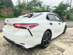 Toyota Camry 2019 White
