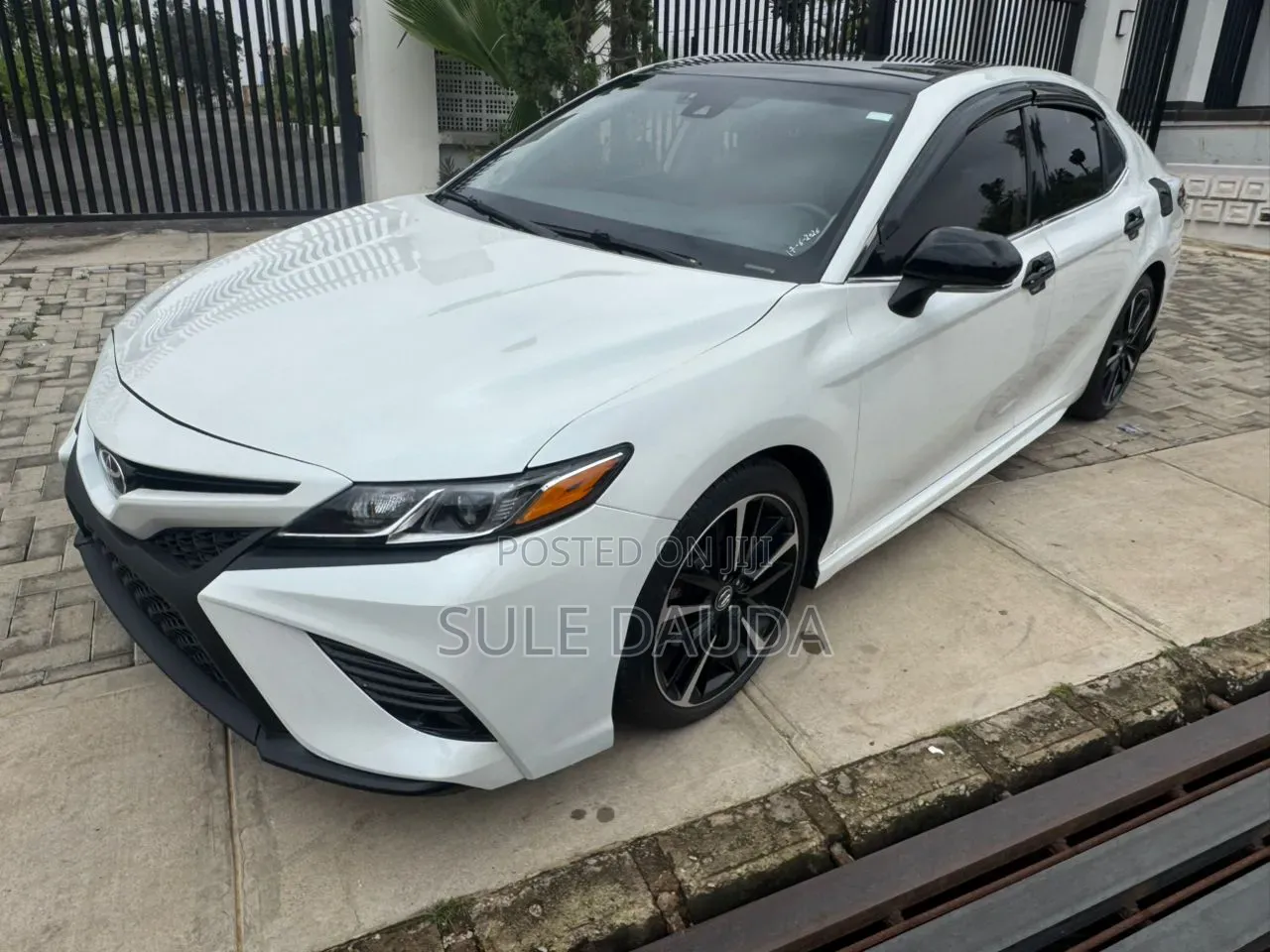 Toyota Camry 2019 White