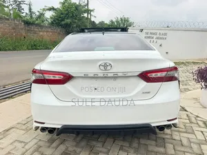 Toyota Camry 2019 White