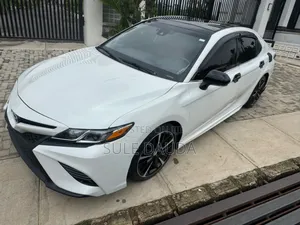 Toyota Camry 2019 White