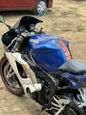 Yamaha R1 2013 Blue