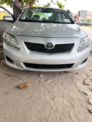 Toyota Corolla 2010 Silver