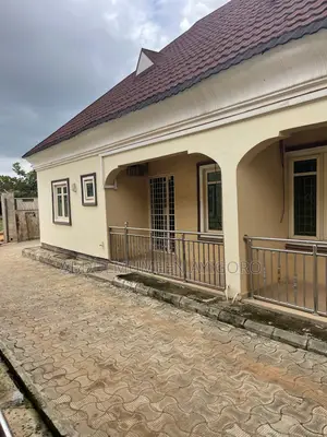 Furnished 2bdrm Block of Flats in Off Awolowo, Ilorin South for sale