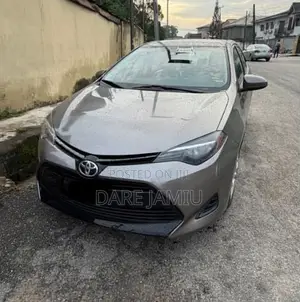 Toyota Corolla SE 4dr Sedan (1.8L 4cyl CVT) 2017 Gray