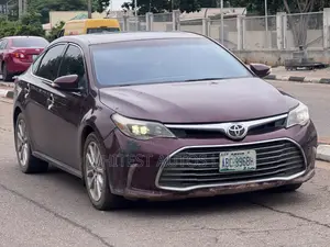 Toyota Avalon Limited Sedan FWD (3.5L 6cyl 6A) 2013 Maroon