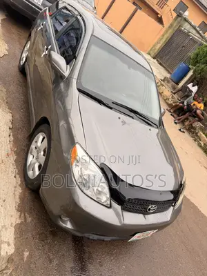 Toyota Matrix XR Hatchback FWD (1.8L 4cyl 4A) 2005 Gray