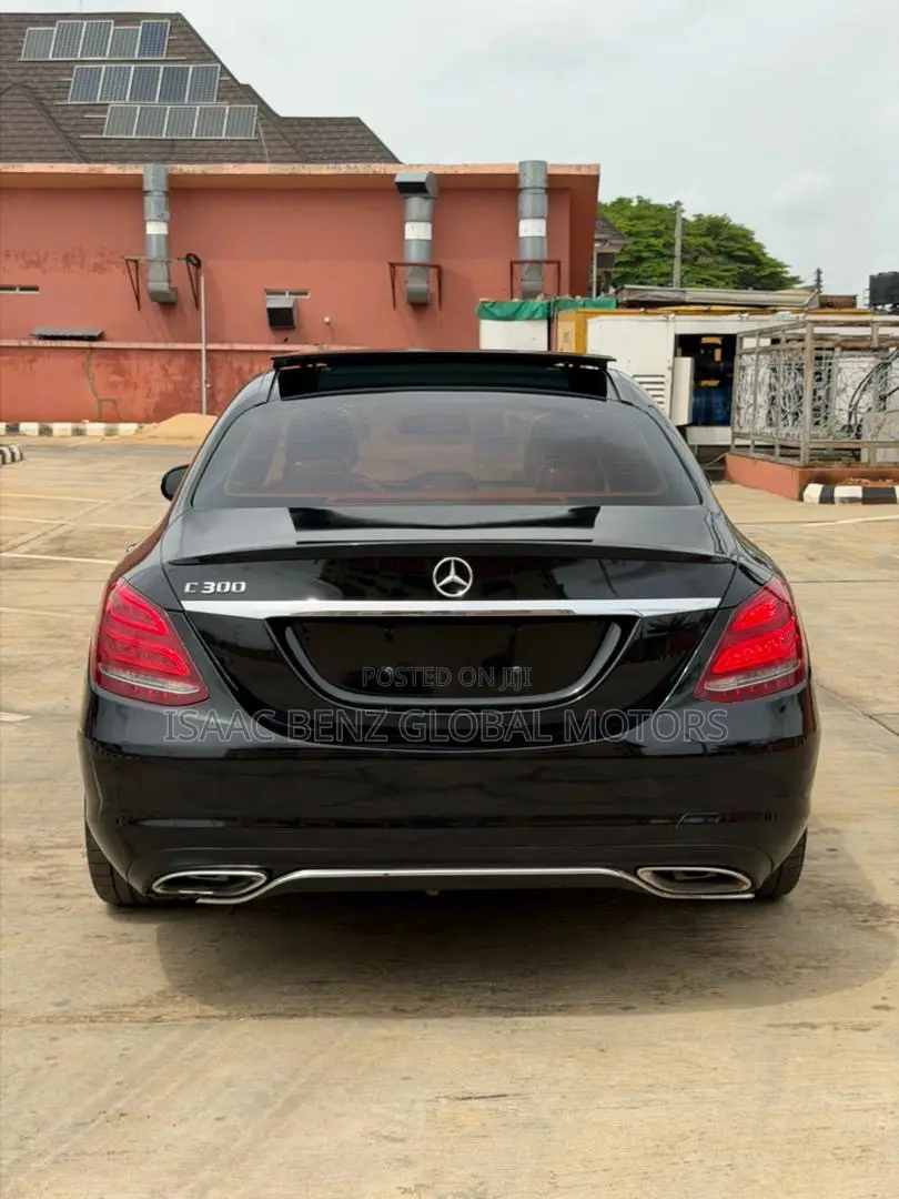 Mercedes-Benz C300 2017 Black