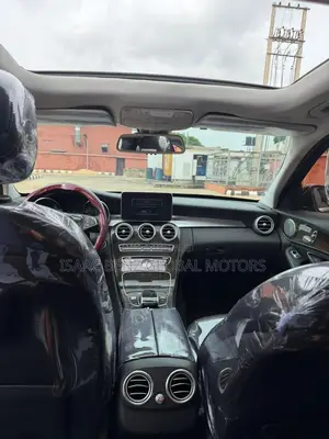 Mercedes-Benz C300 2017 Black