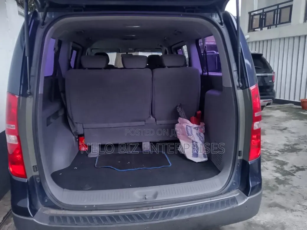Hyundai H1 2014 Blue