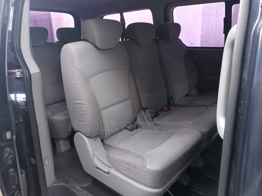 Hyundai H1 2014 Blue