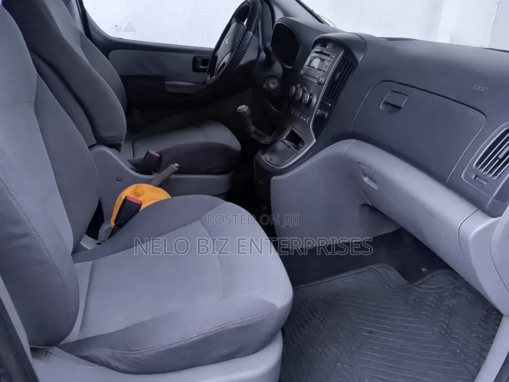 Hyundai H1 2014 Blue
