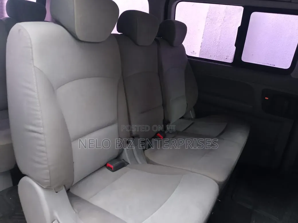 Hyundai H1 2014 Blue