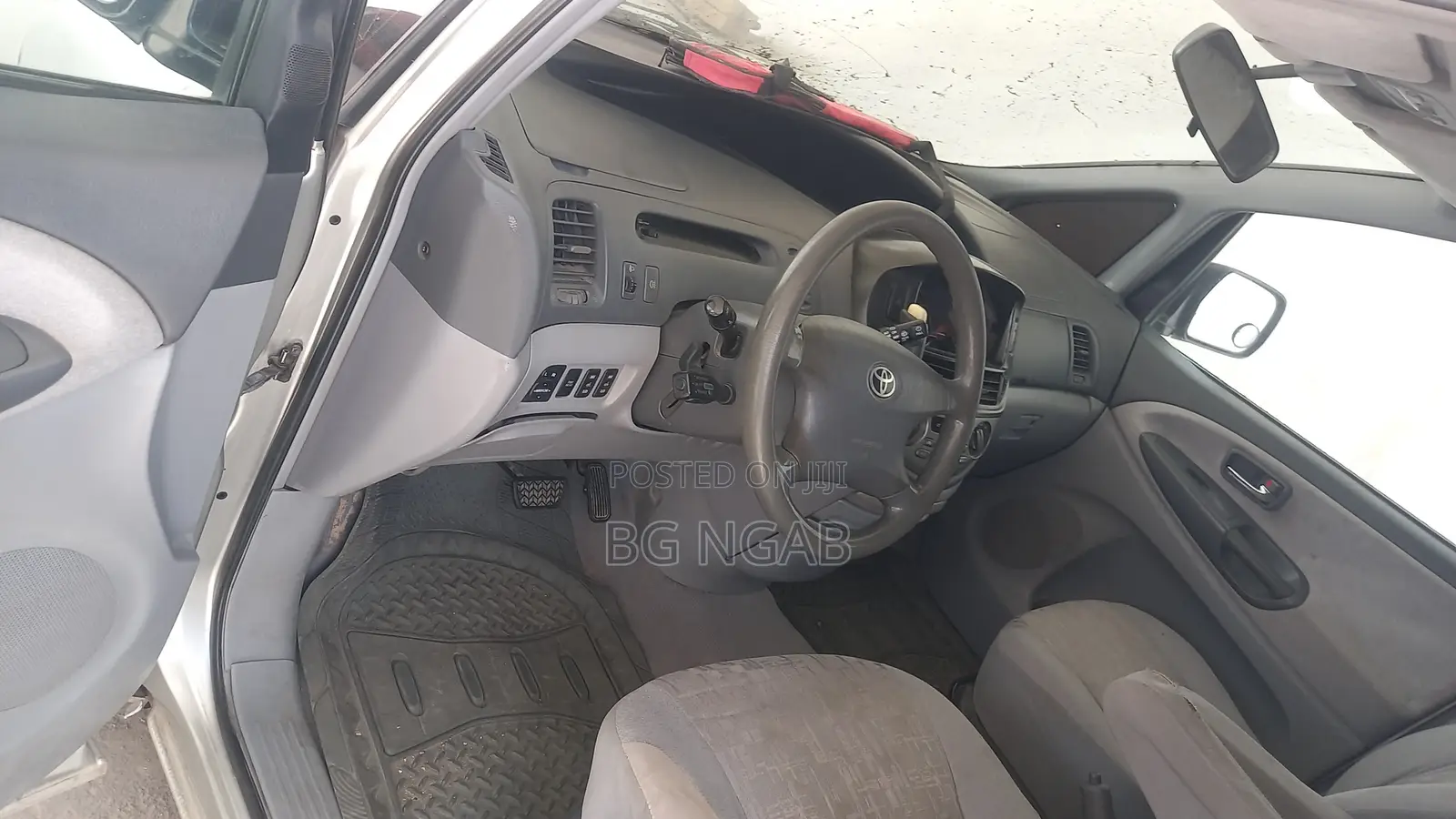 Toyota Previa Automatic 2005 Beige