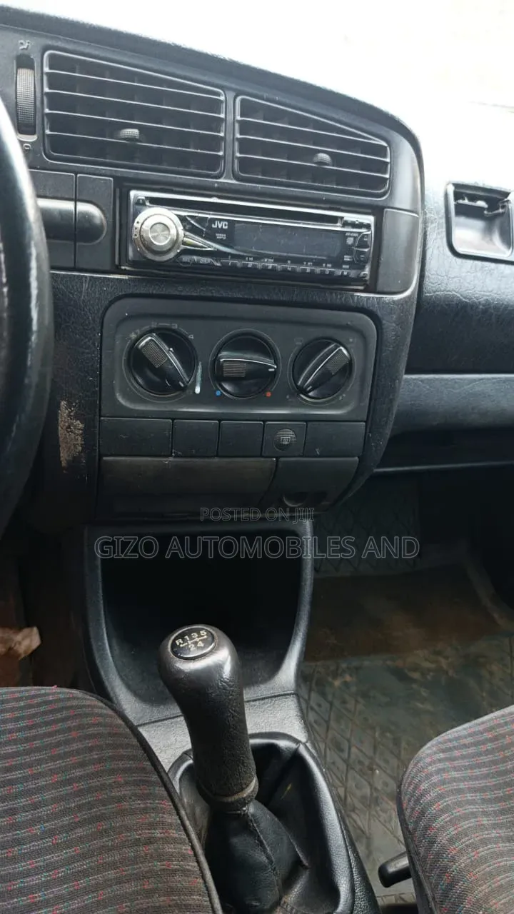 Volkswagen Golf 2000 Red