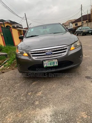 Ford Taurus 2015 Gray