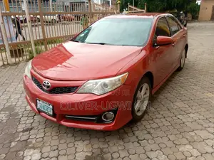 Toyota Camry SE 4dr Sedan (2.5L 4cyl 6A) 2012 Red