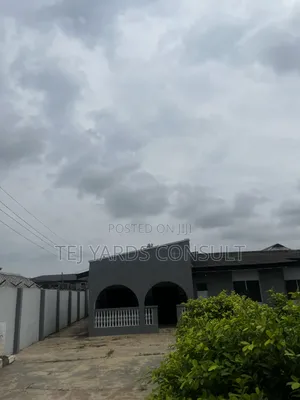 4bdrm Bungalow in Akute Ajuwon for sale