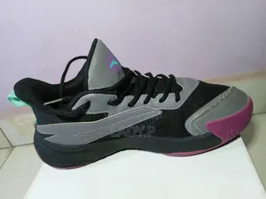 Anta Basketball Shoes-Size 40