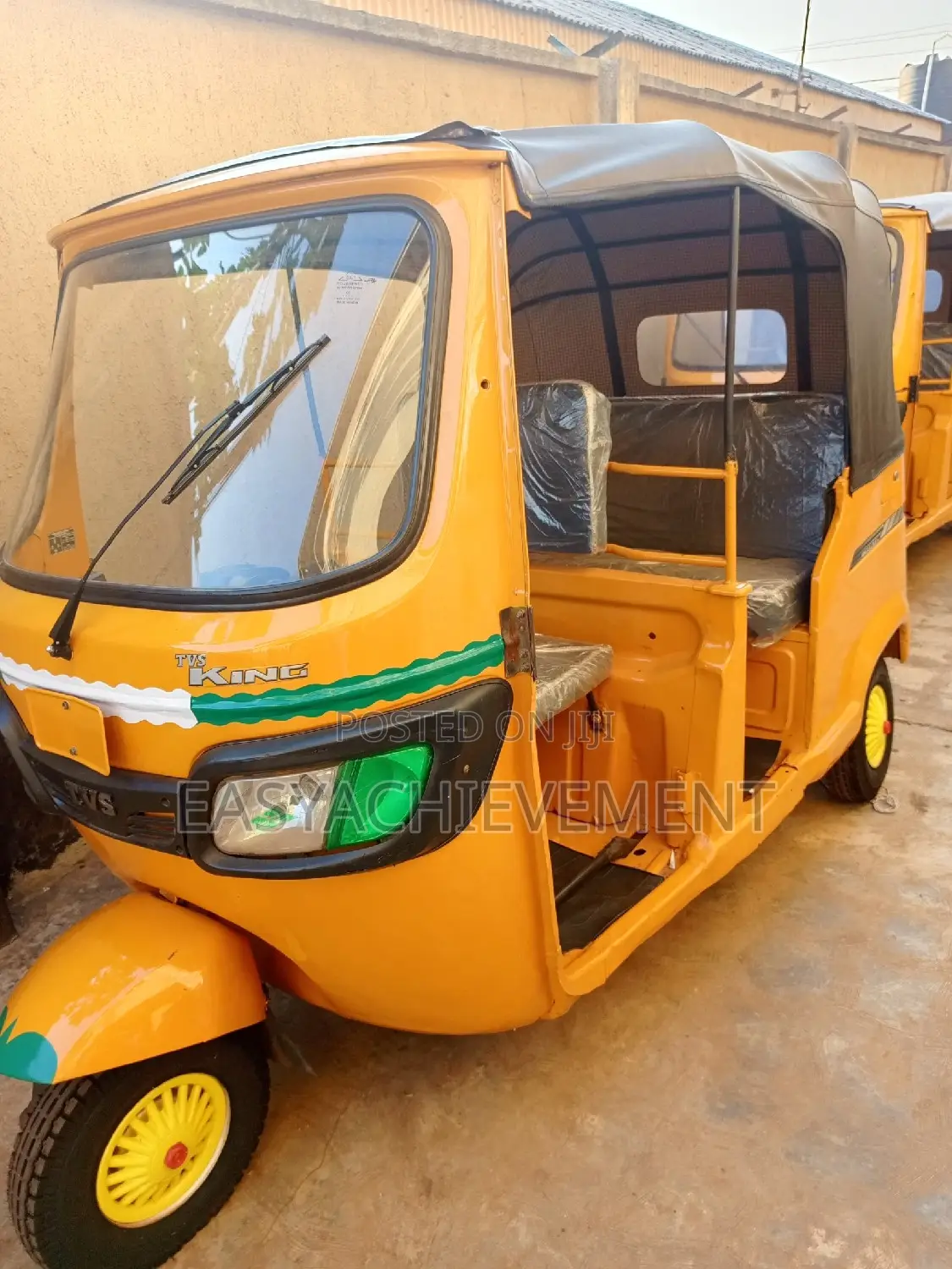 TVS Apache 160 4V 2019 Gold