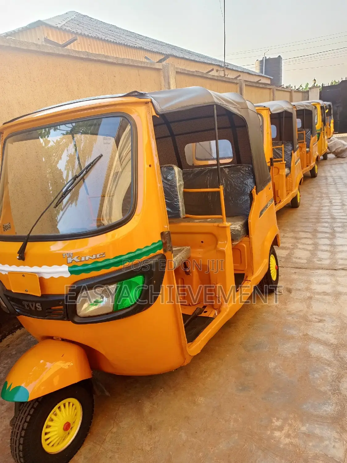 TVS Apache 160 4V 2019 Gold