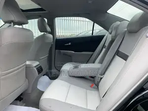 Toyota Camry XLE 4dr Sedan (3.5L 6cyl 6A) 2014 Black