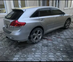 Toyota Venza 2010 Silver
