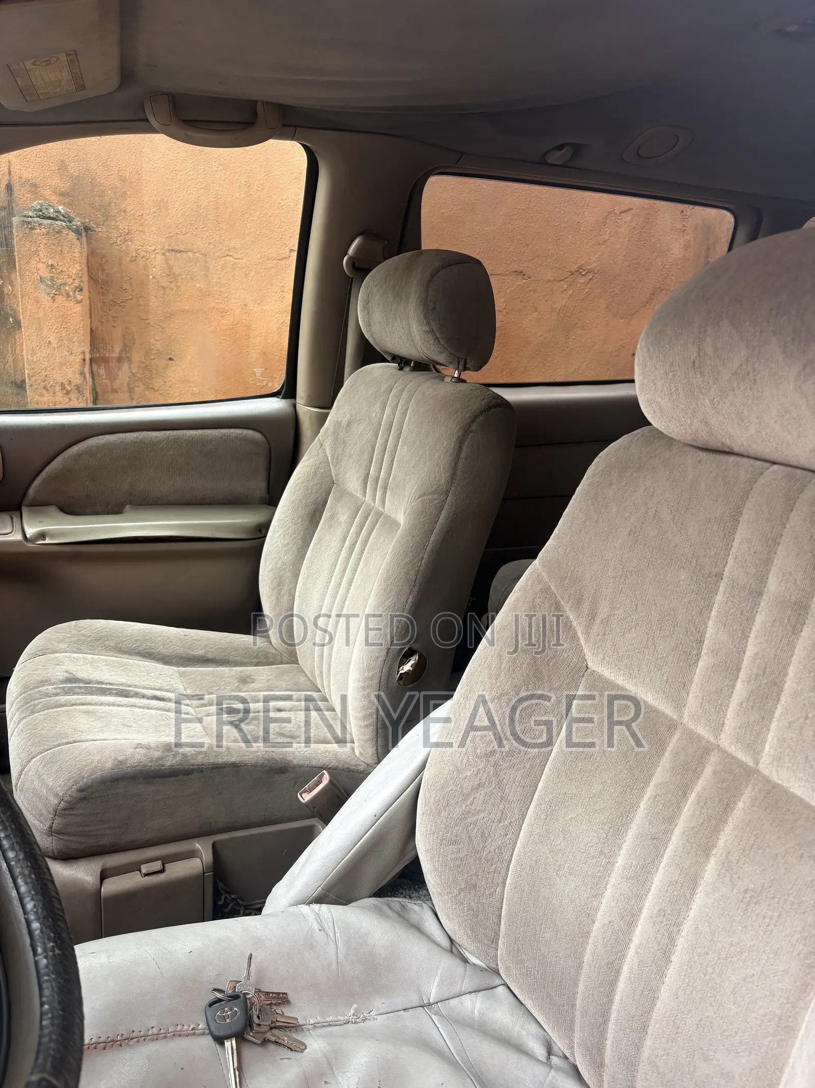 Toyota Sienna LE & 1 hatch 2000 Gray