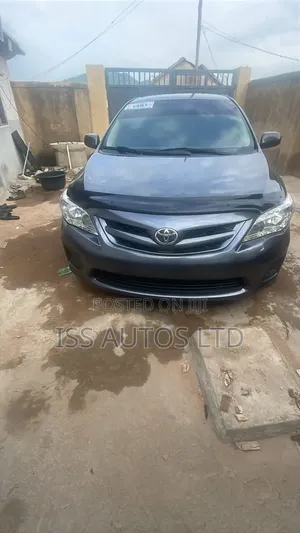 Toyota Corolla LE 4dr Sedan (1.8L 4cyl 4A) 2012 Gray