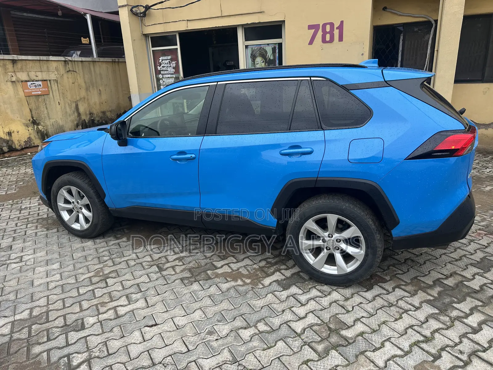 Toyota RAV4 2019 Blue